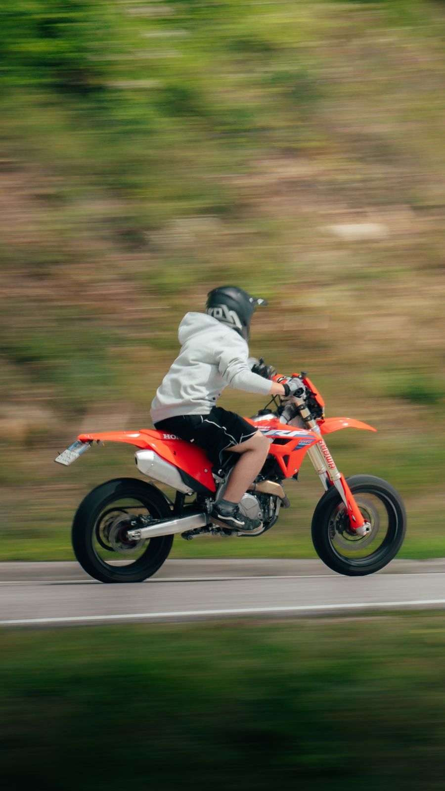 Honda CRF 450 Supermoto in movimento